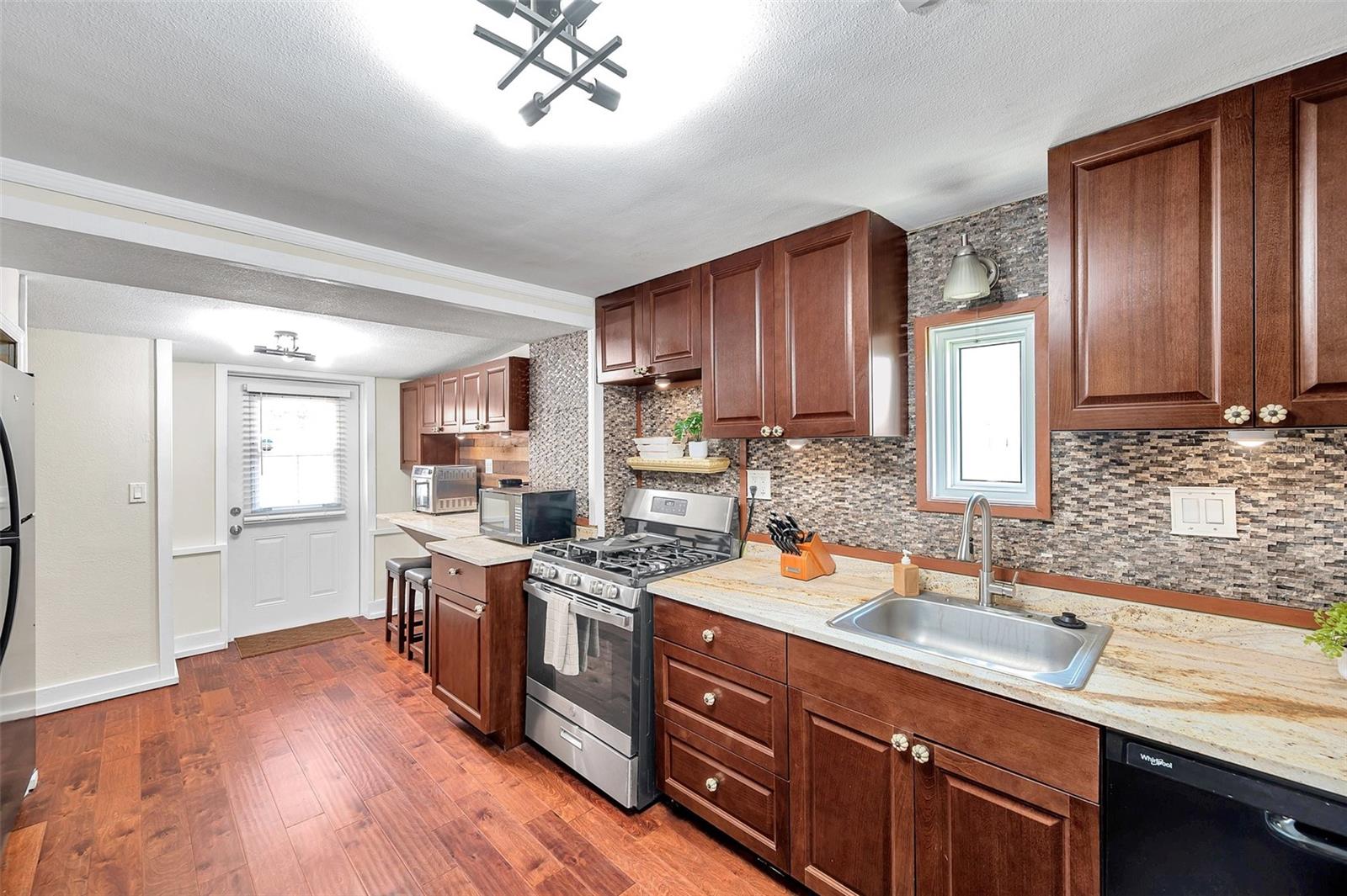 Image 15 of 57 For 1111 32nd Street N