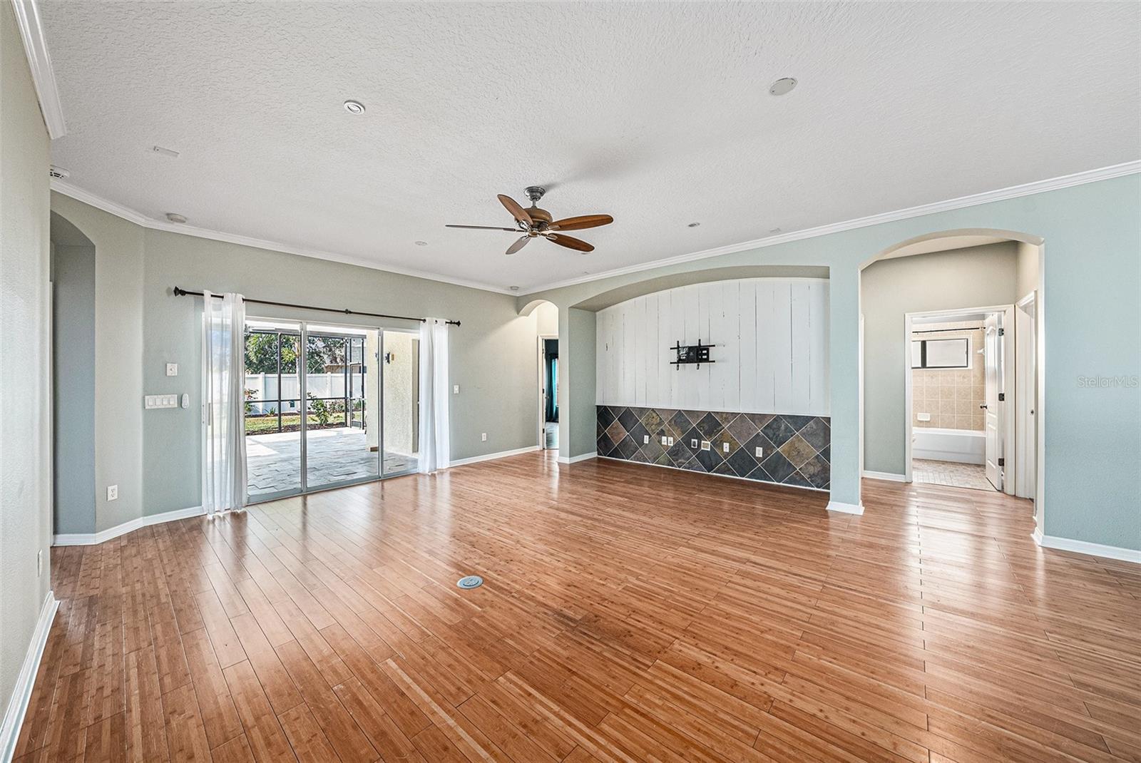 Image 6 of 30 For 1843 Mira Lago Cir