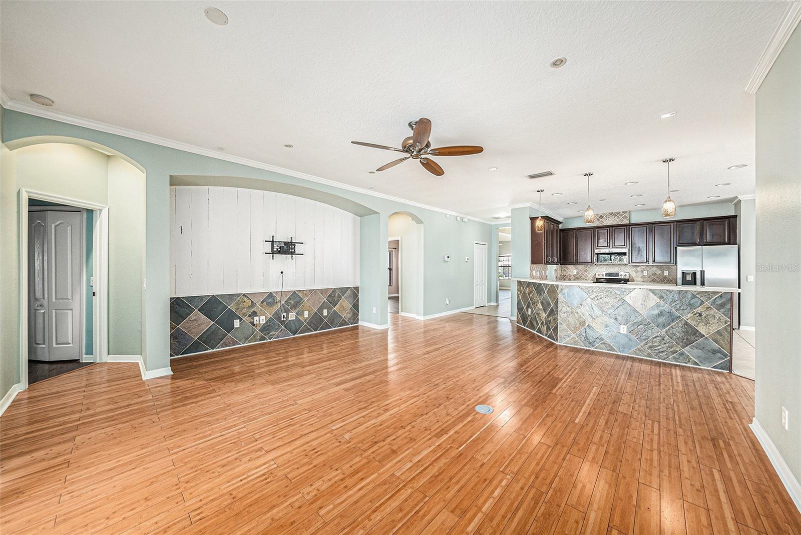 Image 7 of 30 For 1843 Mira Lago Cir