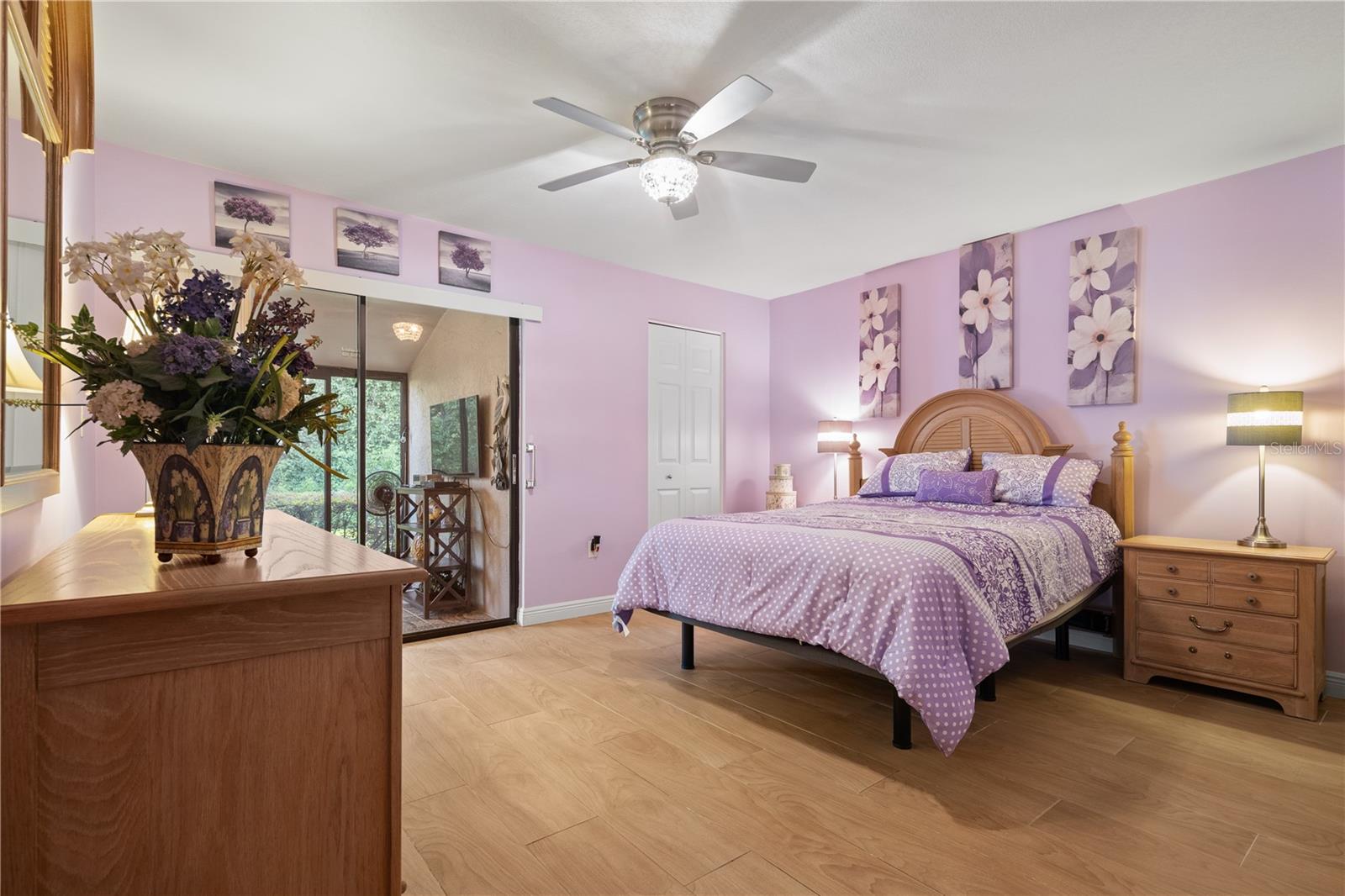 Image 13 of 28 For 1300 Shady Pine Way  B