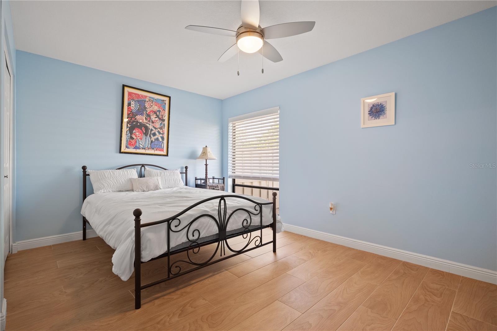 Image 16 of 28 For 1300 Shady Pine Way  B
