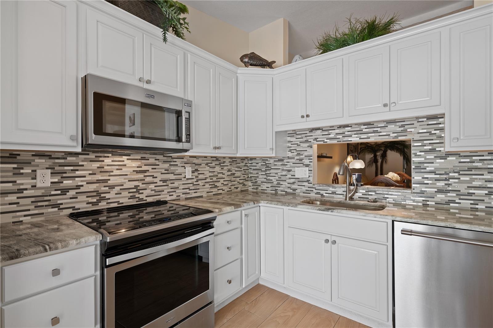 Image 5 of 28 For 1300 Shady Pine Way  B