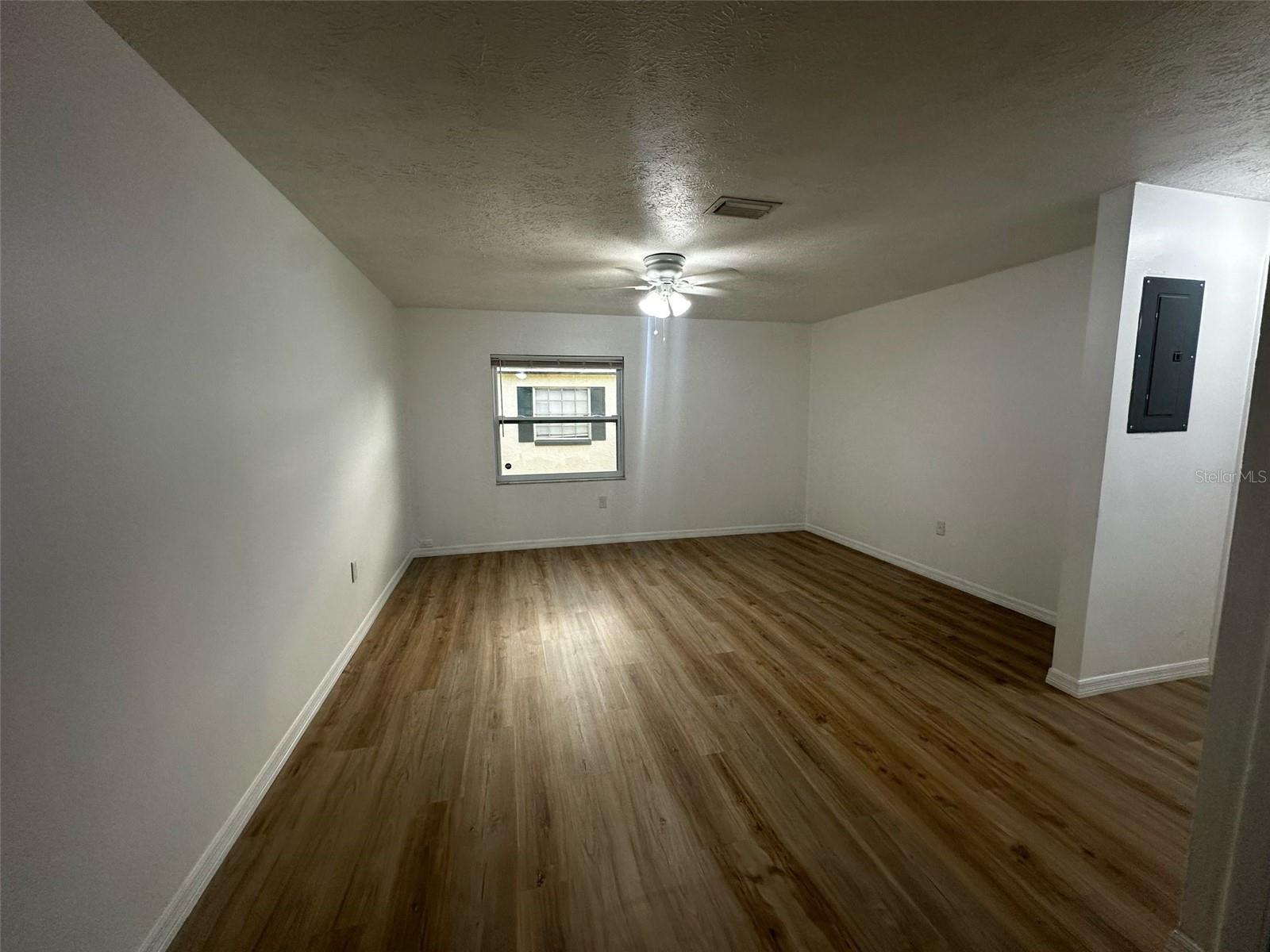 Image 6 of 14 For 4009 Bird Street A