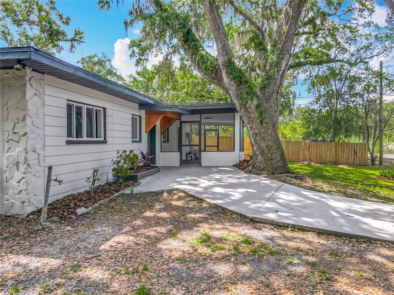 Listing photo id 9 for 6901 19th Street