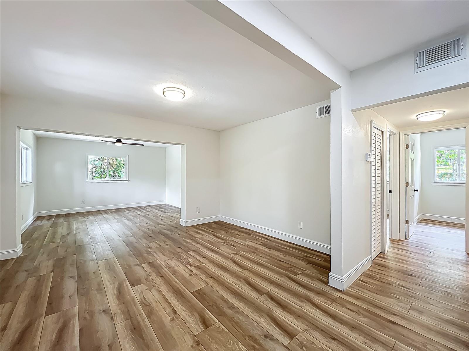 Listing photo id 13 for 6901 19th Street