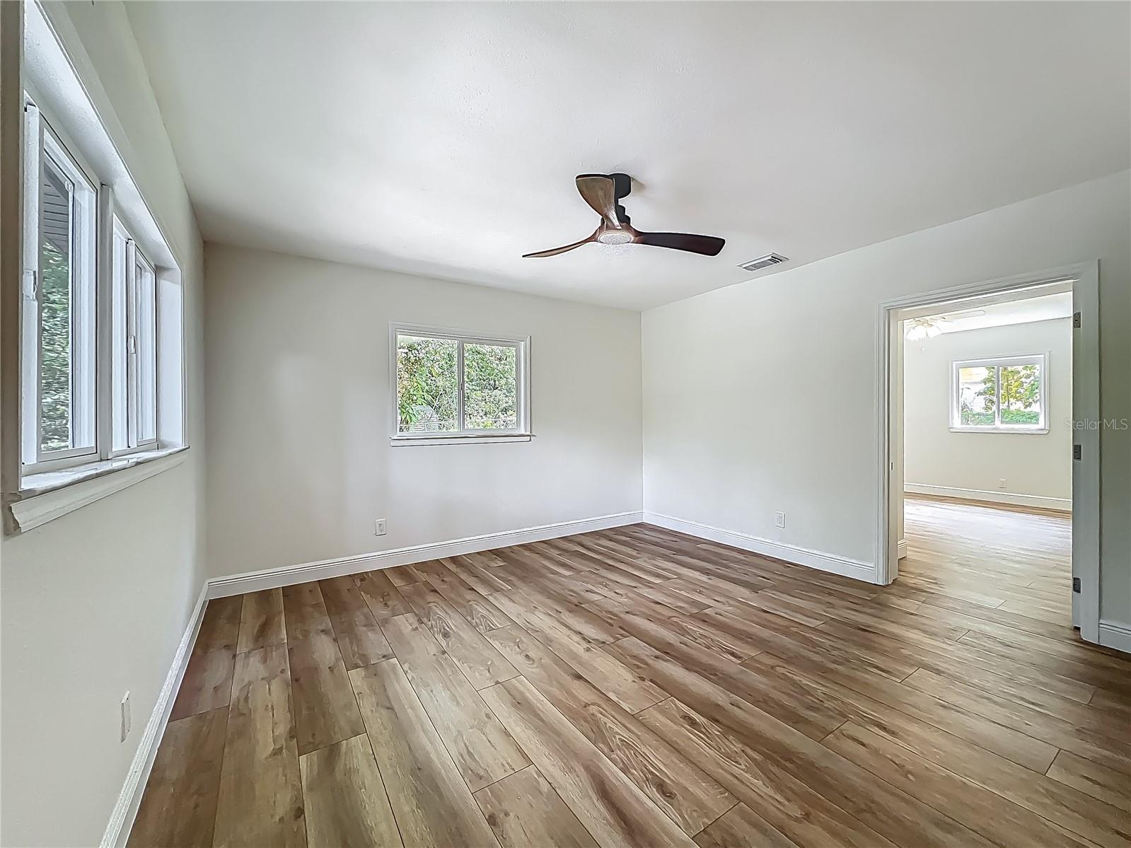 Listing photo id 17 for 6901 19th Street
