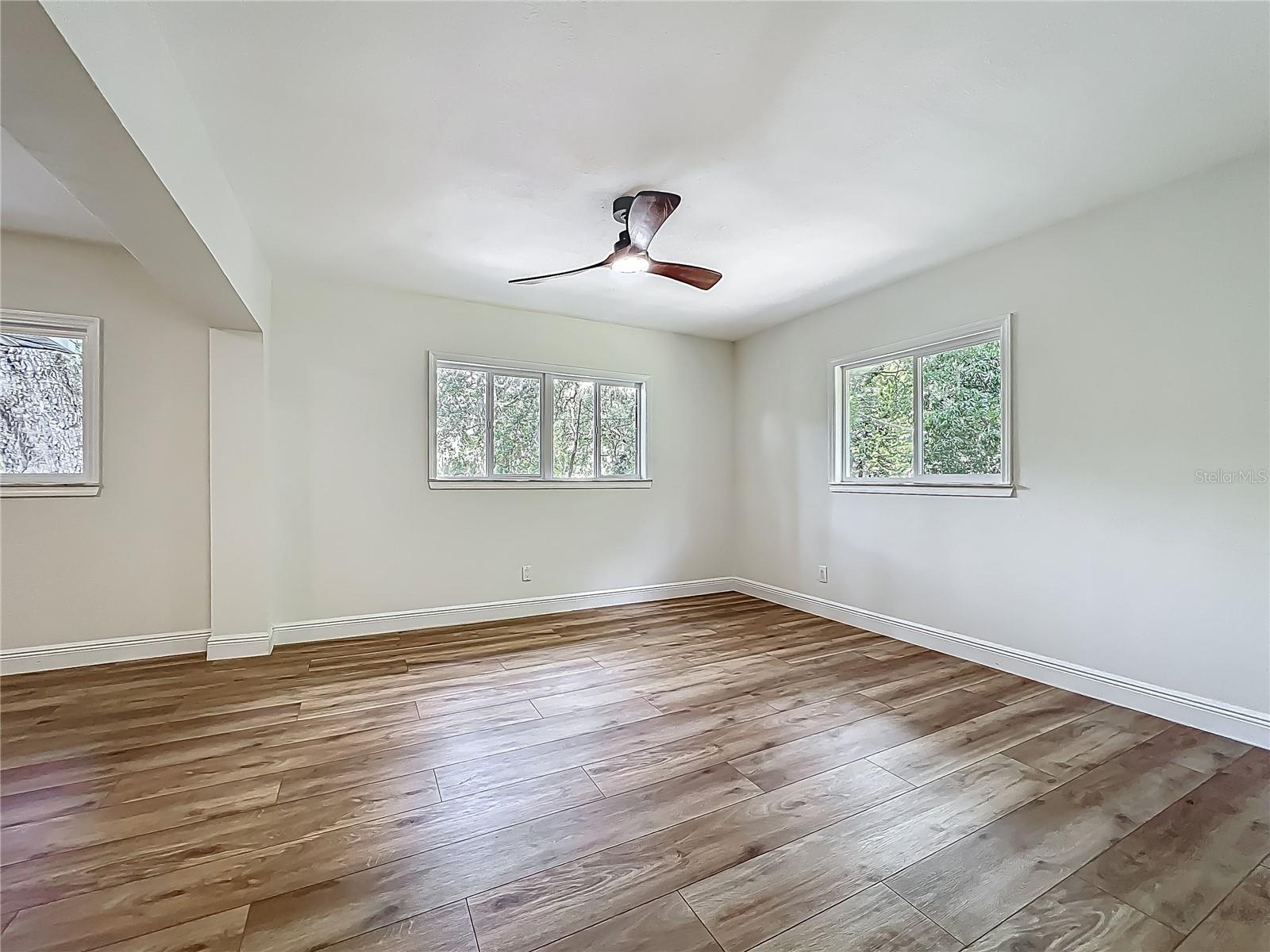 Listing photo id 18 for 6901 19th Street