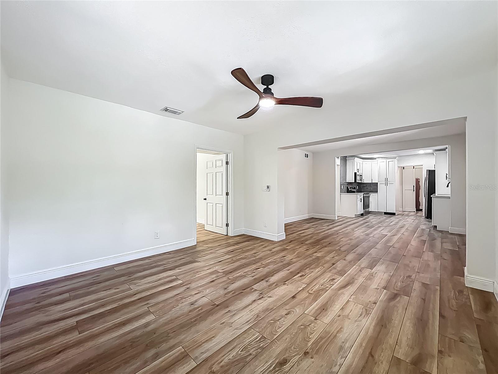 Listing photo id 19 for 6901 19th Street