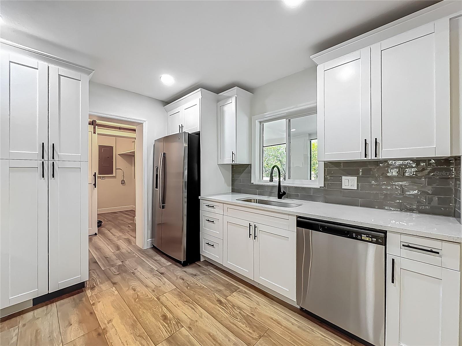 Listing photo id 23 for 6901 19th Street
