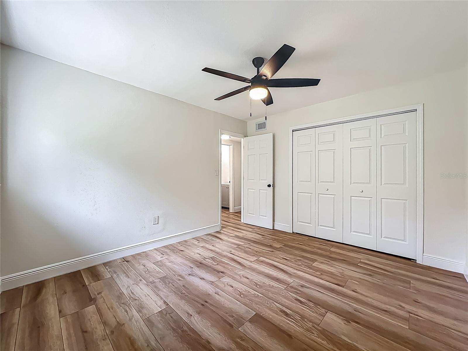 Listing photo id 29 for 6901 19th Street