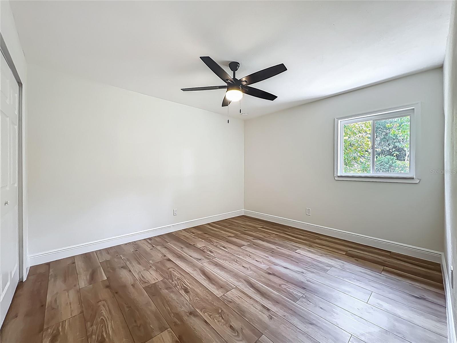 Listing photo id 30 for 6901 19th Street