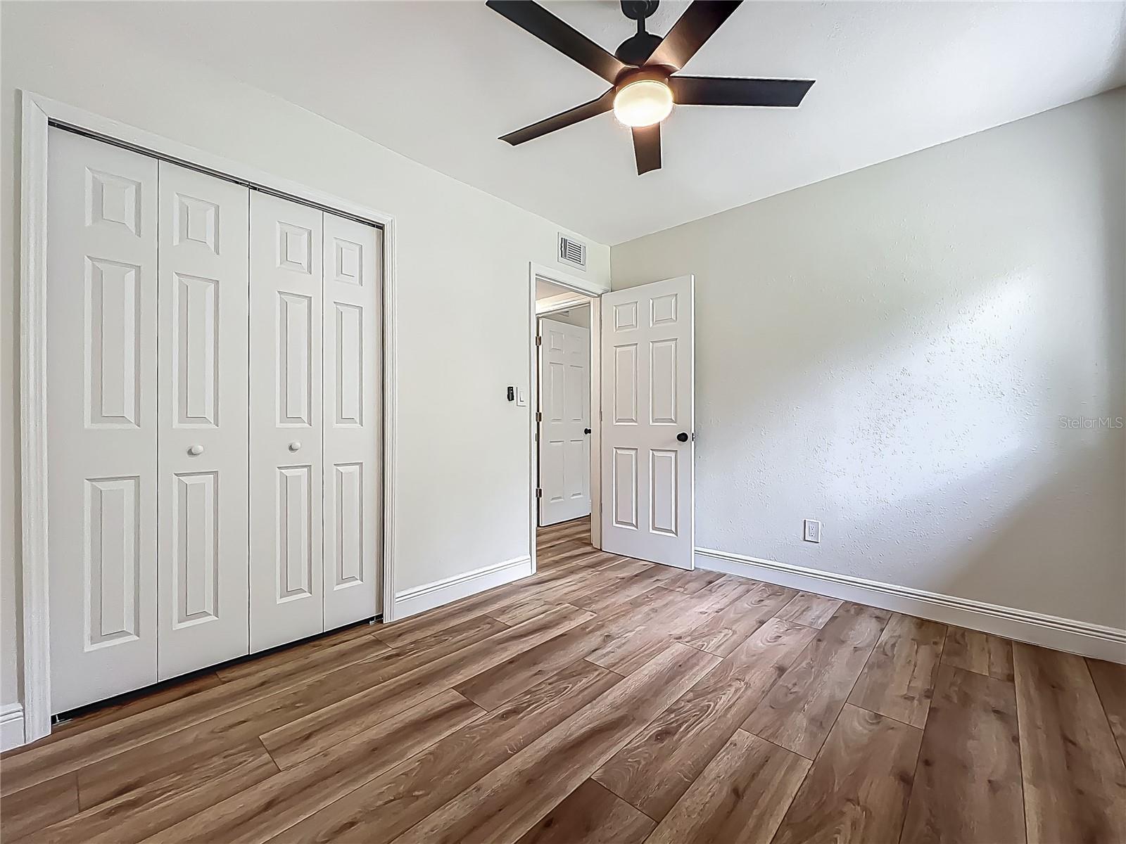 Listing photo id 31 for 6901 19th Street