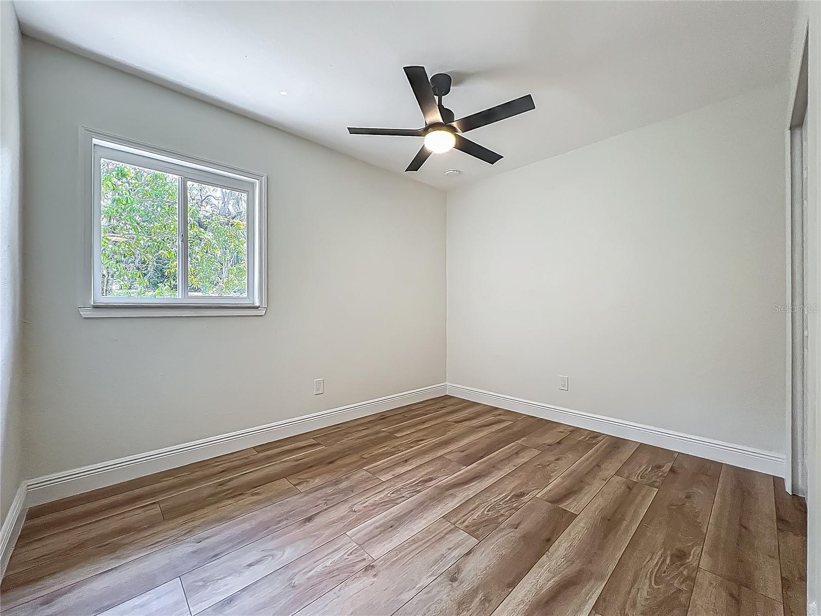 Listing photo id 32 for 6901 19th Street