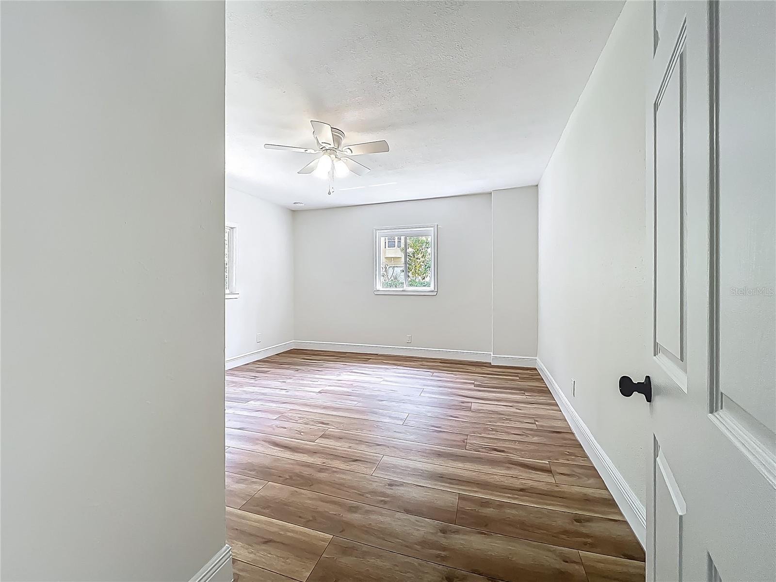 Listing photo id 33 for 6901 19th Street