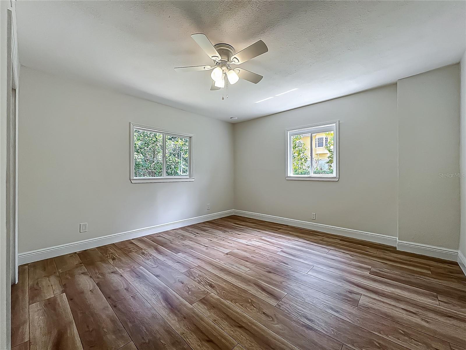 Listing photo id 34 for 6901 19th Street