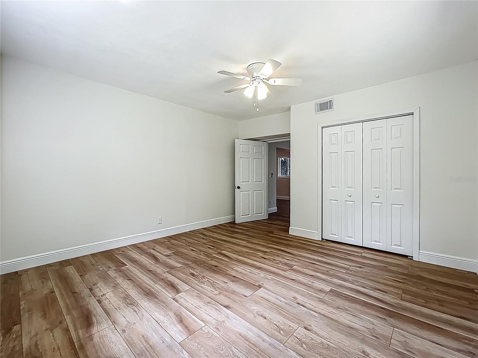 Listing photo id 35 for 6901 19th Street
