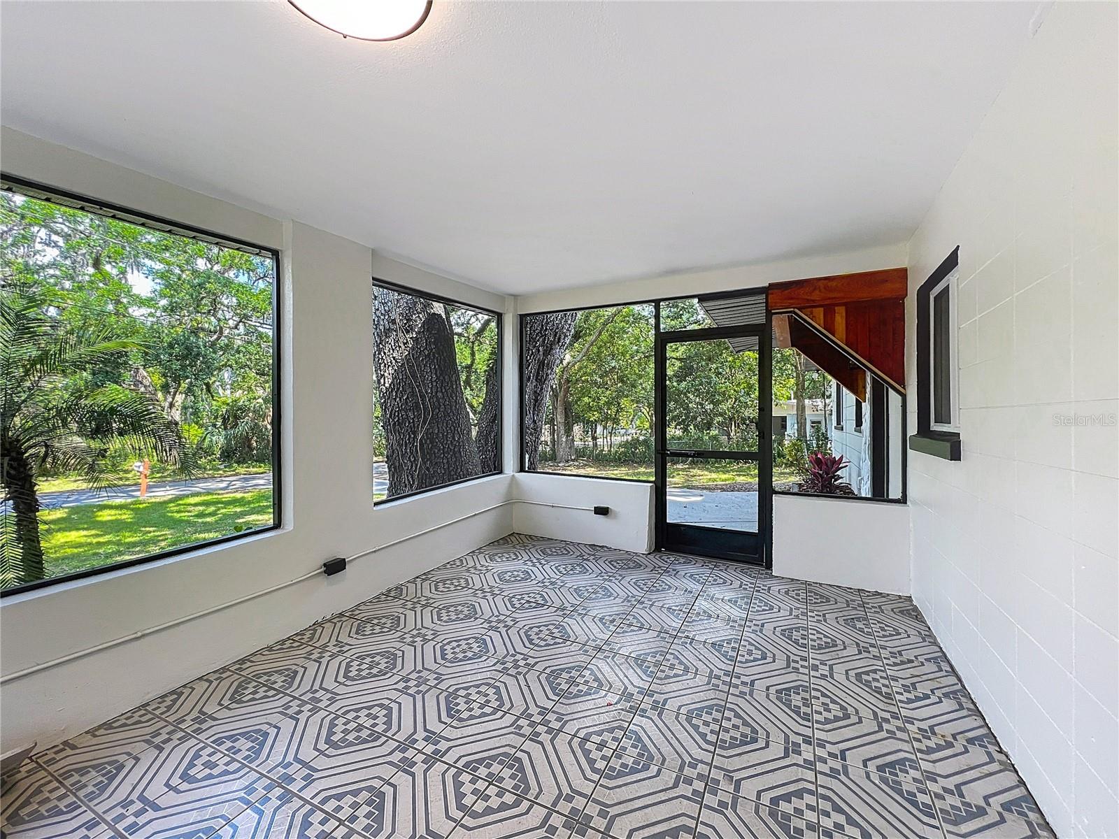 Listing photo id 39 for 6901 19th Street