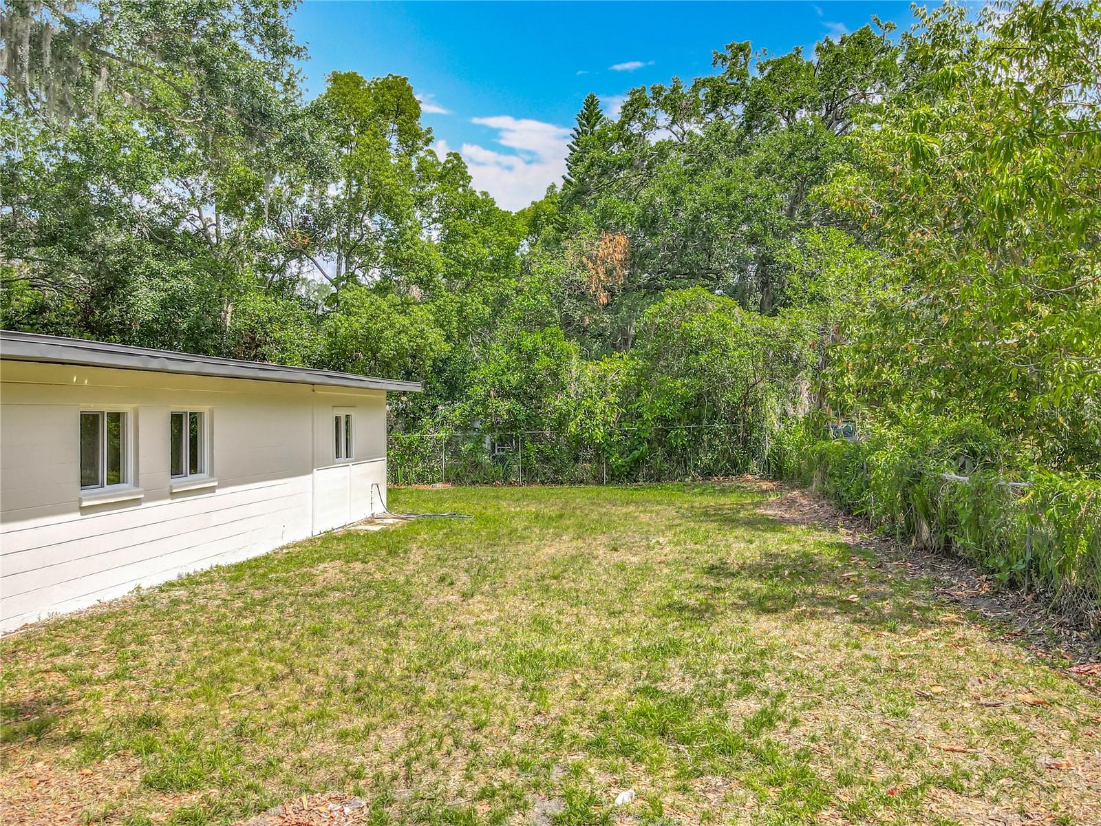 Listing photo id 50 for 6901 19th Street