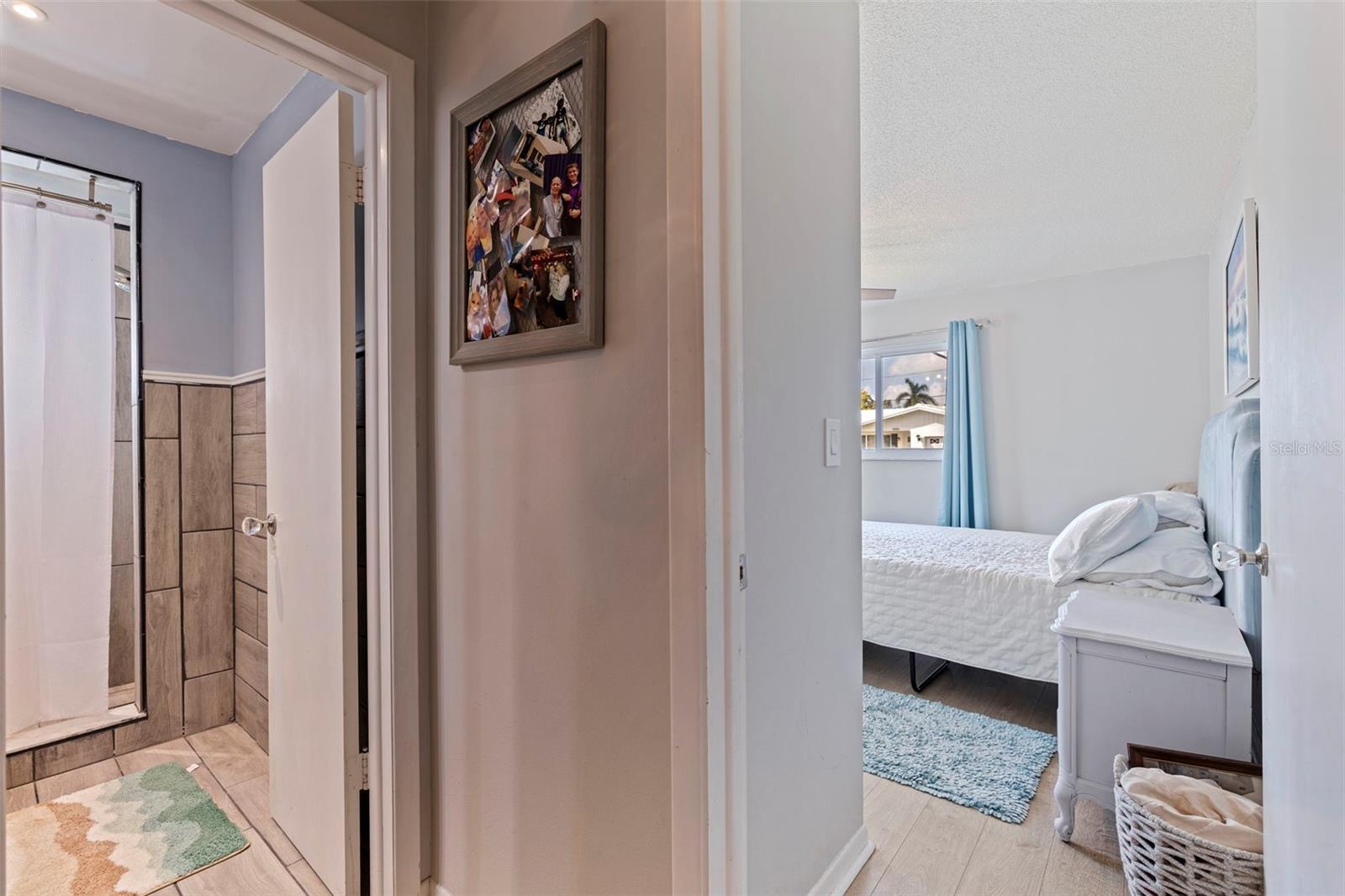 Listing photo id 19 for 9511 45th Street N 9511