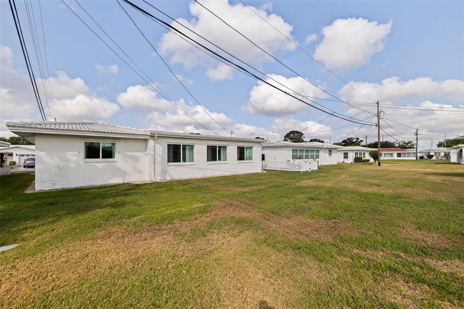 Listing photo id 24 for 9511 45th Street N 9511