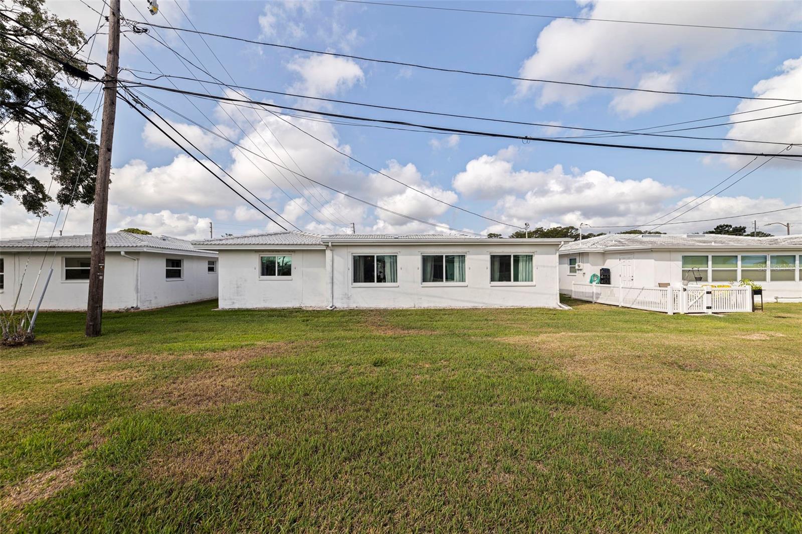 Listing photo id 25 for 9511 45th Street N 9511