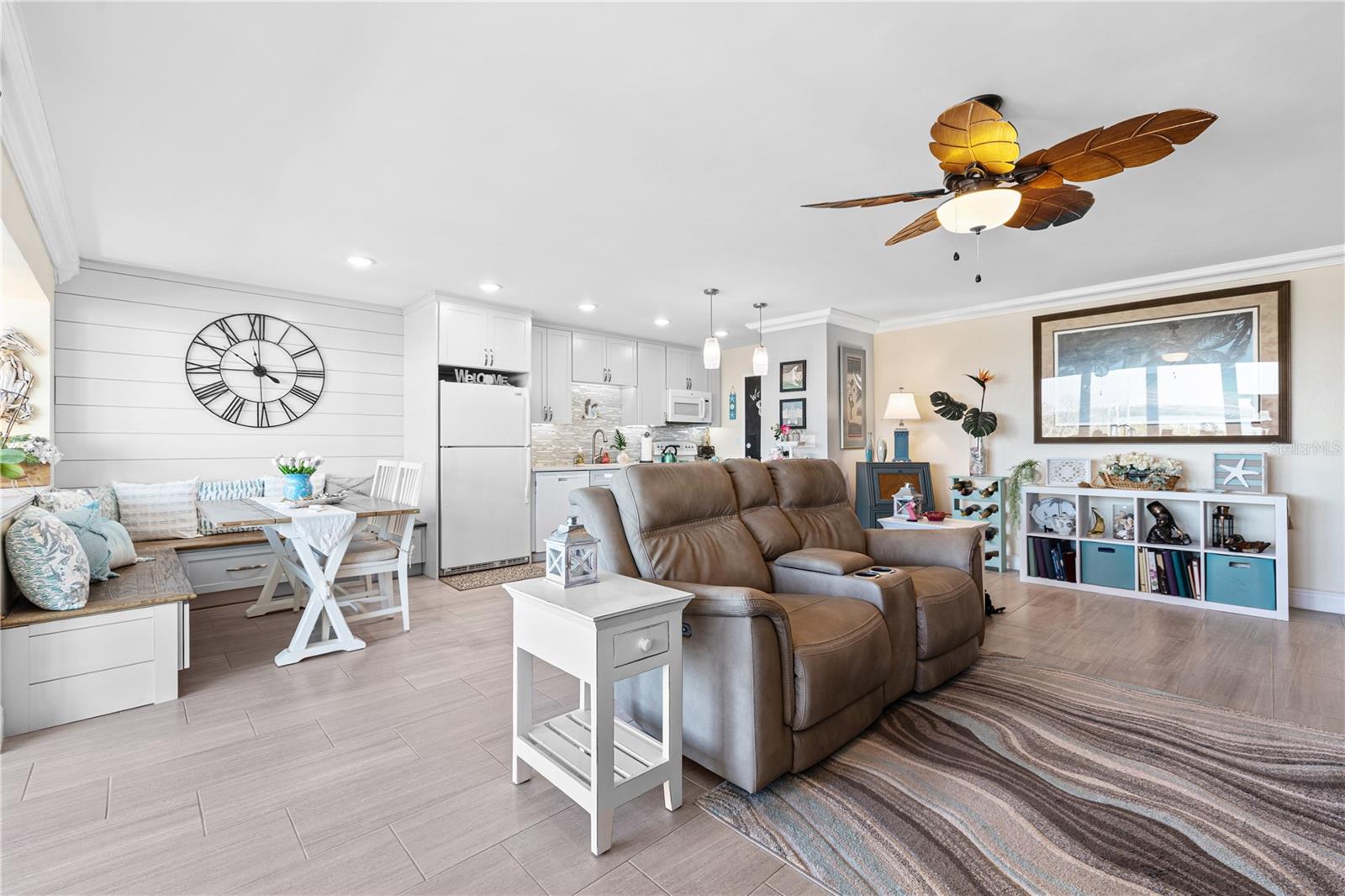 Image 13 of 60 For 7200 Sunshine Skyway Lane S 4b