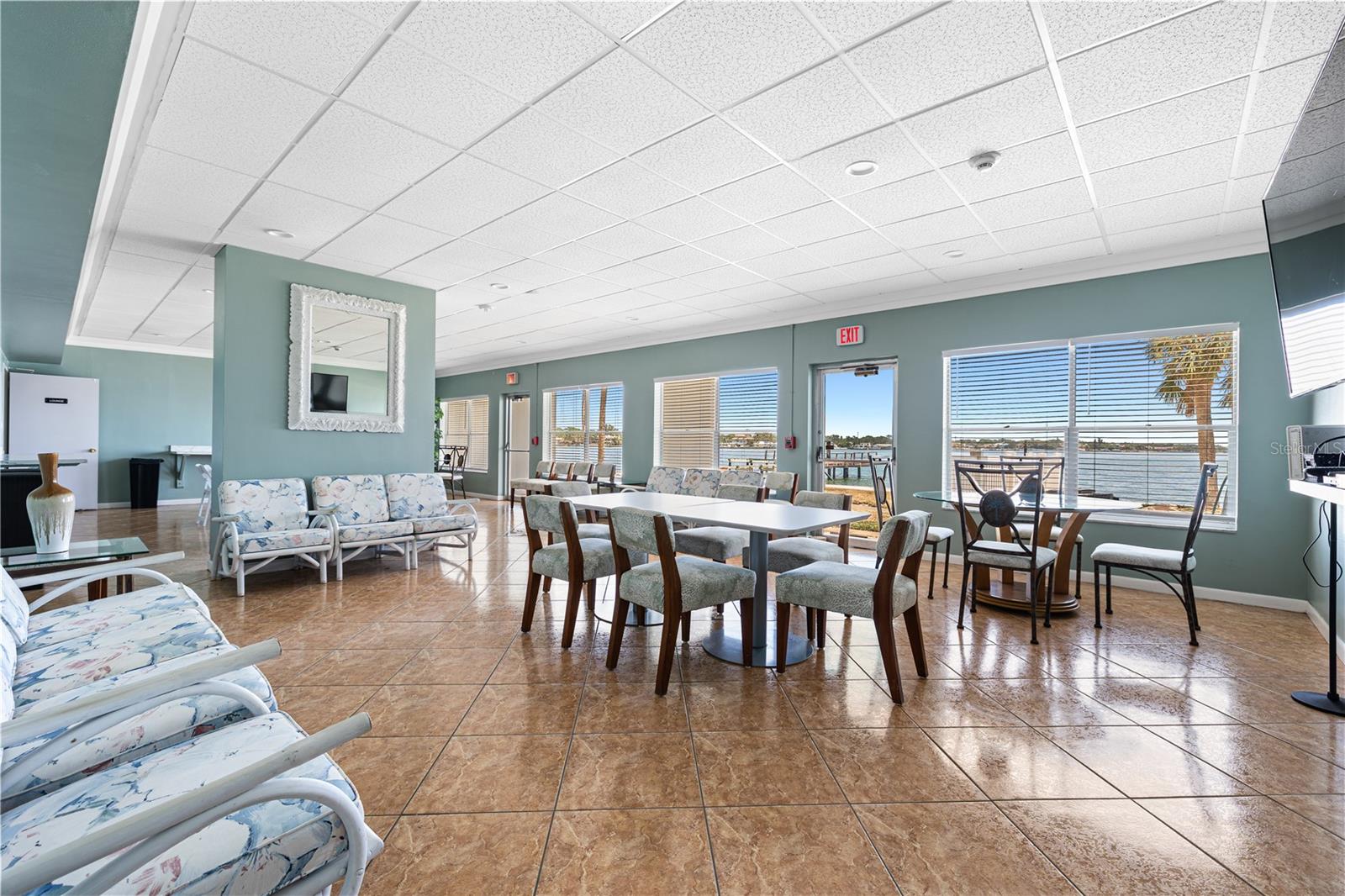 Image 31 of 60 For 7200 Sunshine Skyway Lane S 4b
