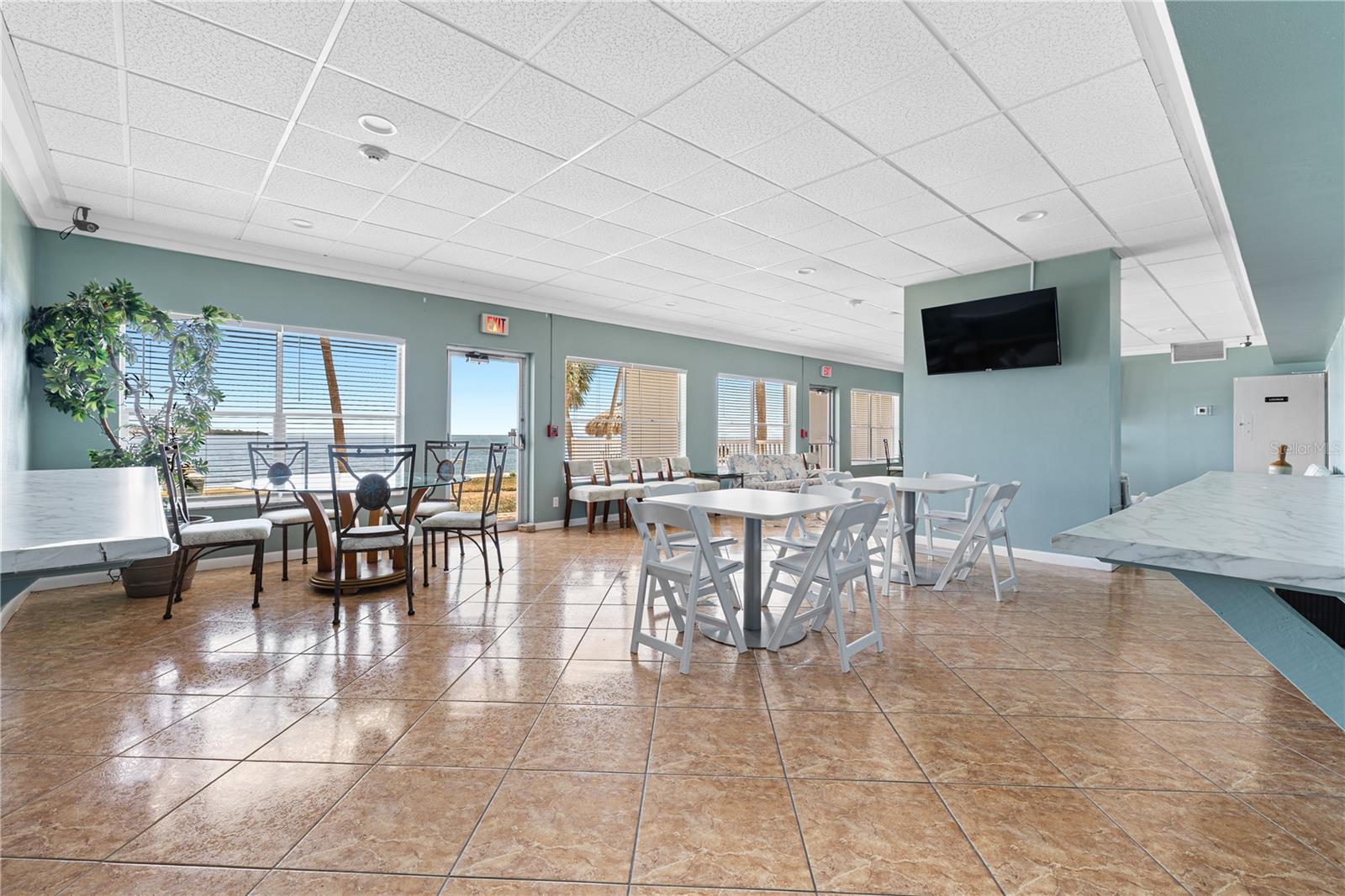 Image 32 of 60 For 7200 Sunshine Skyway Lane S 4b