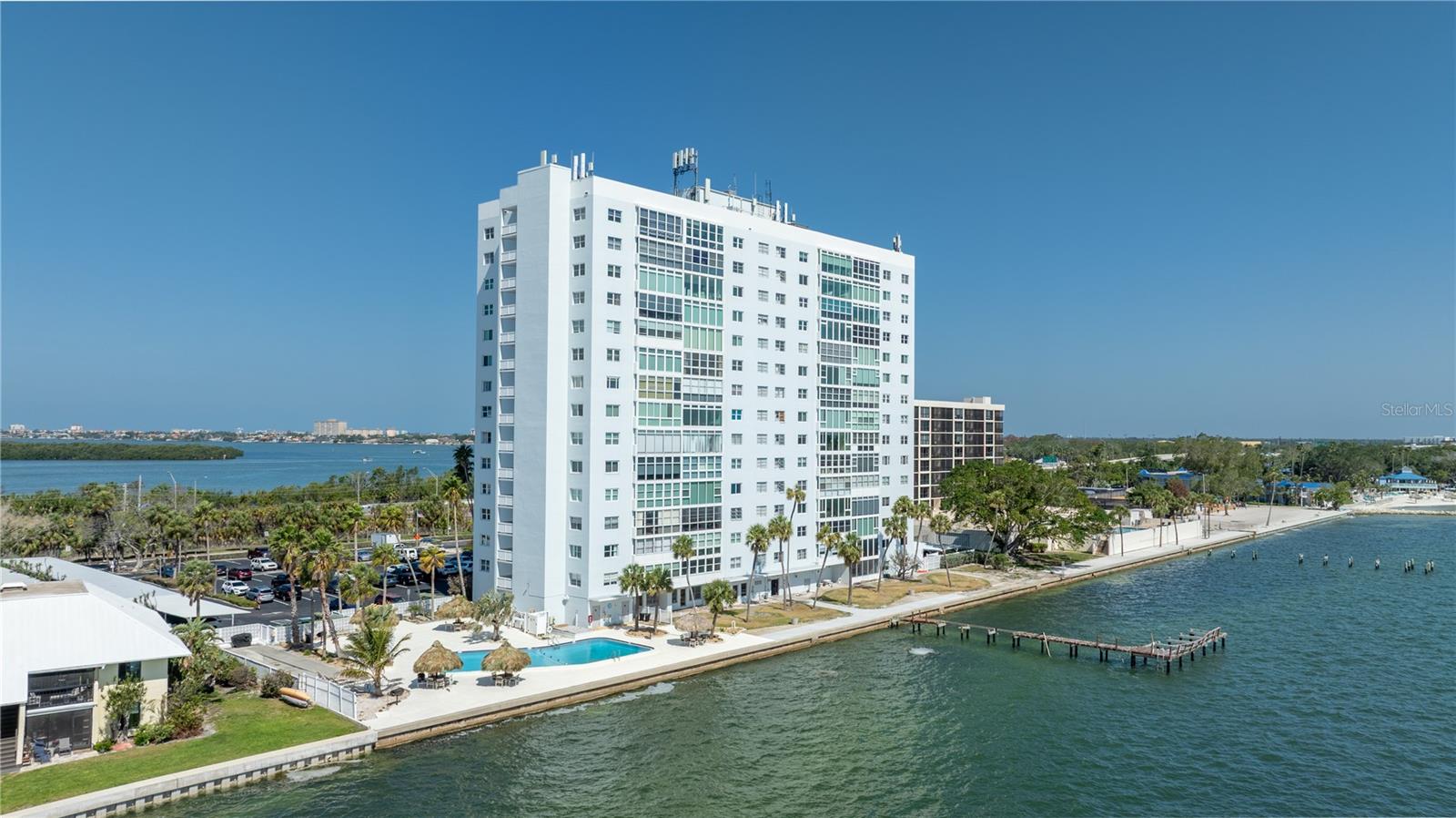 Image 53 of 60 For 7200 Sunshine Skyway Lane S 4b