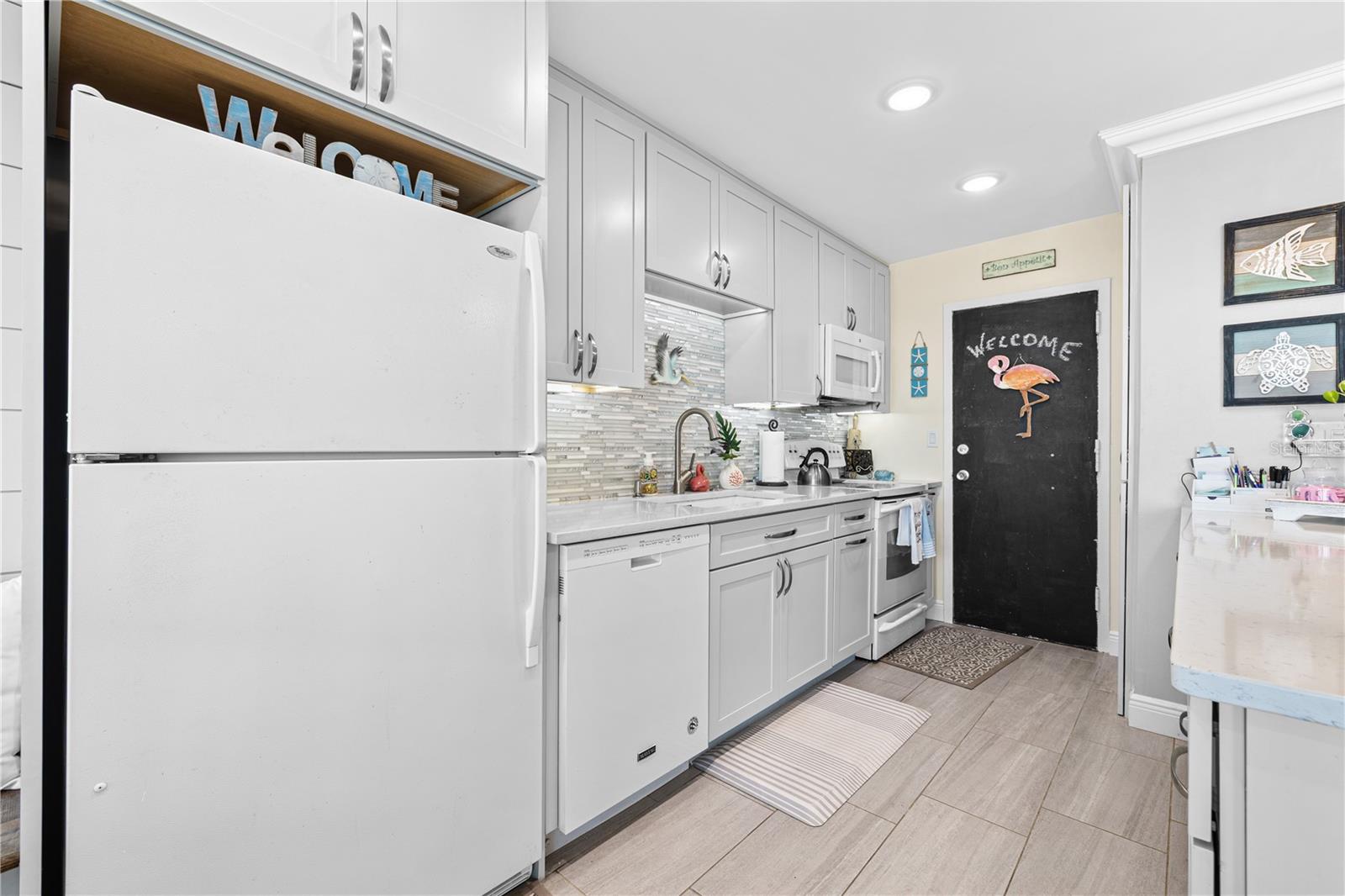 Image 8 of 60 For 7200 Sunshine Skyway Lane S 4b