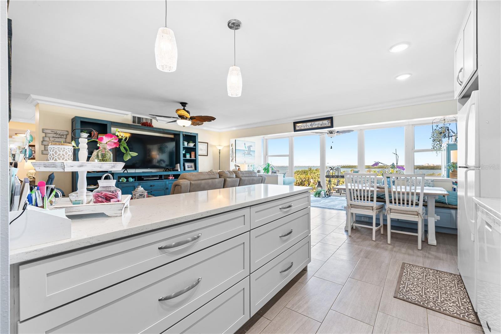 Image 9 of 60 For 7200 Sunshine Skyway Lane S 4b