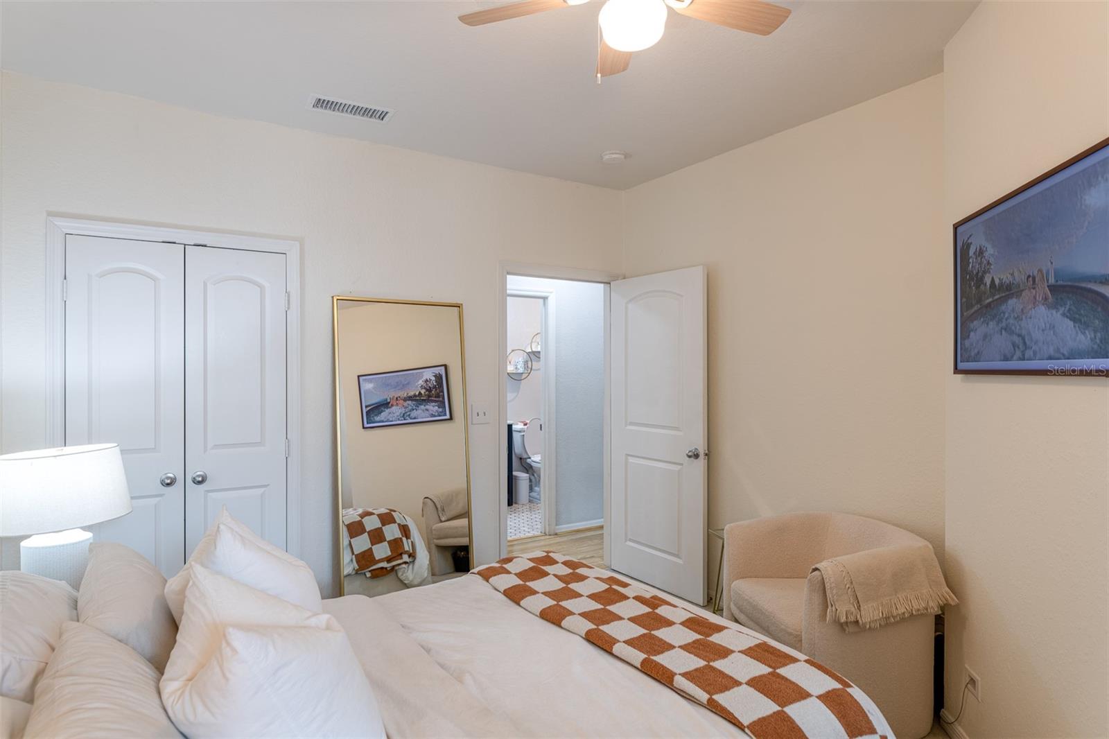 Image 16 of 36 For 4221 Spruce Street 2422
