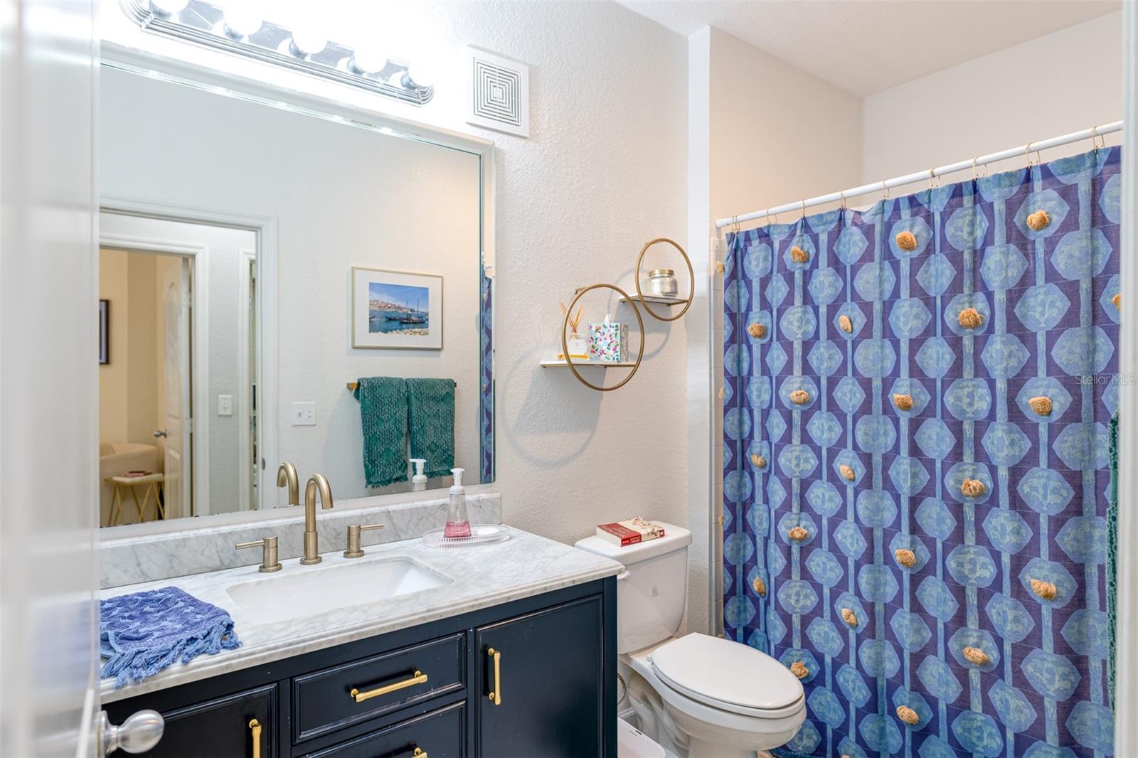 Image 17 of 36 For 4221 Spruce Street 2422