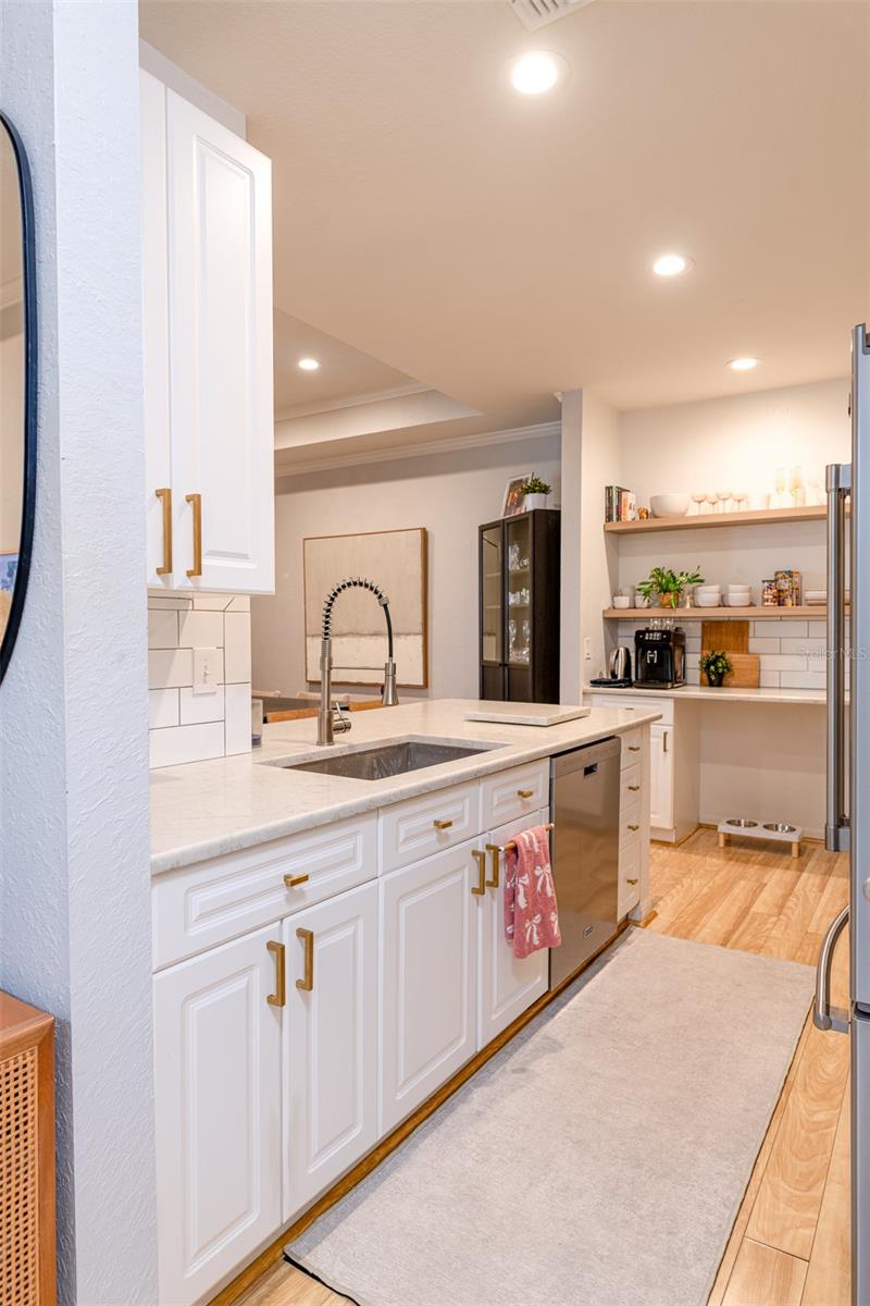 Image 22 of 36 For 4221 Spruce Street 2422