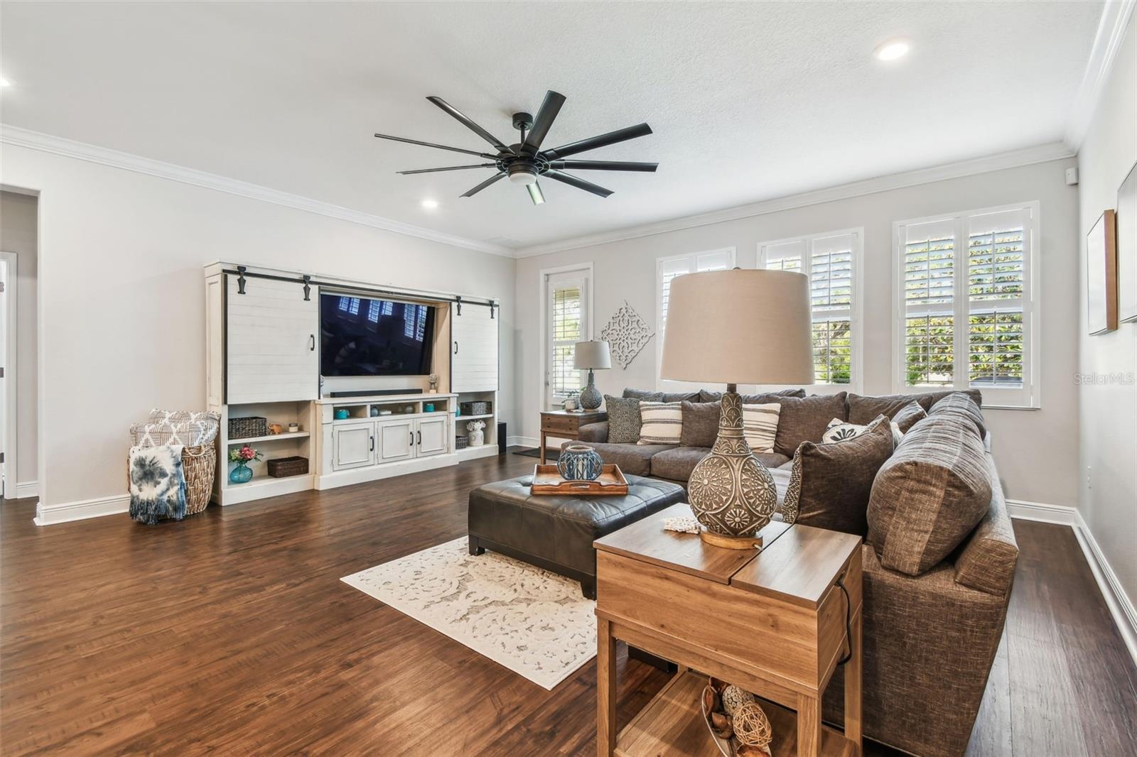 Image 20 of 65 For 612 Ozona Village Dr