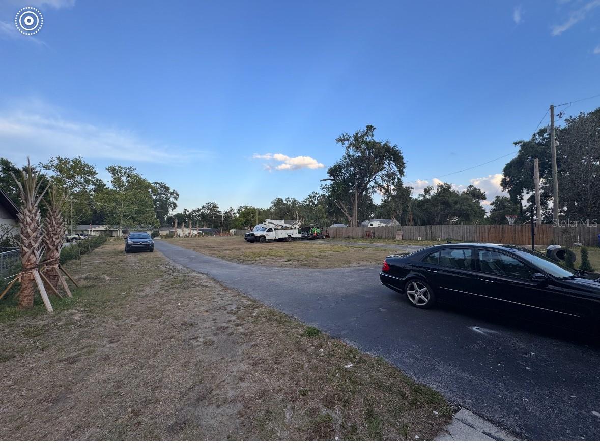 Image 4 of 21 For 620 Lithia Pinecrest Road