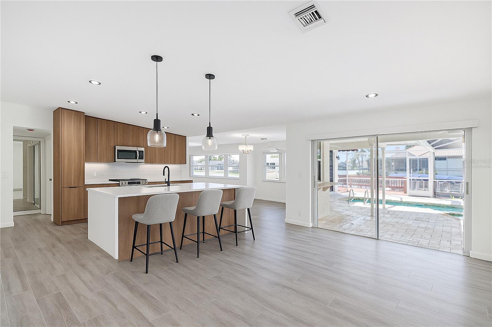 Image 16 of 96 For 5818 Cruiser Way