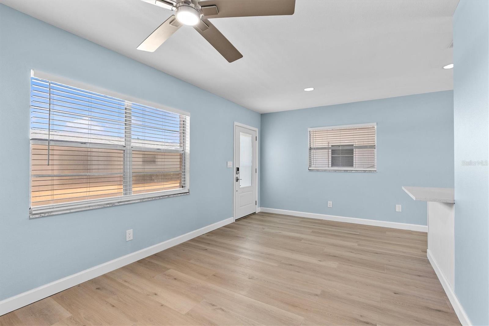 Image 10 of 39 For 12400 Park Boulevard 210
