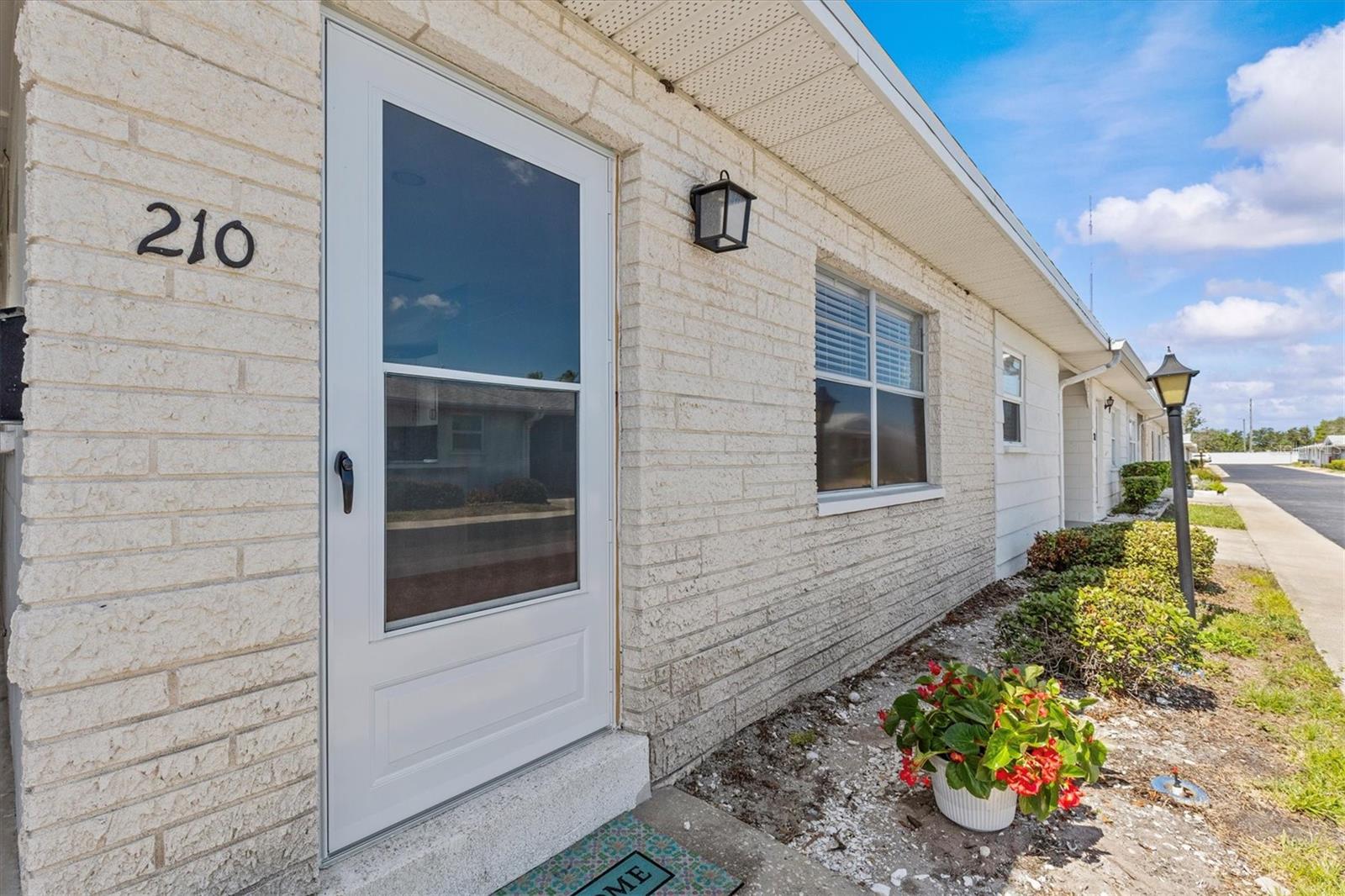 Image 4 of 39 For 12400 Park Boulevard 210