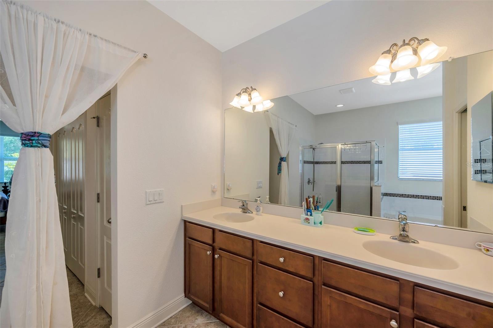 Image 35 of 73 For 2218 Valterra Vista Way