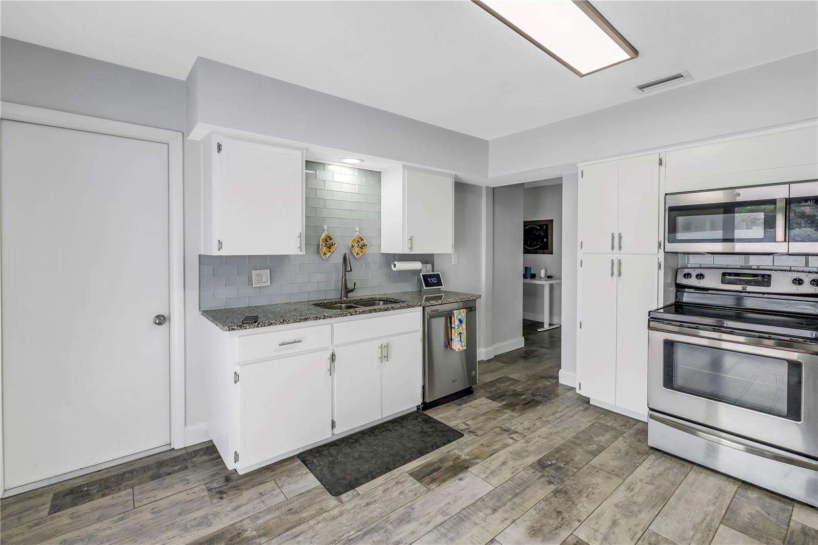 Image 15 of 44 For 3537 12th Avenue N