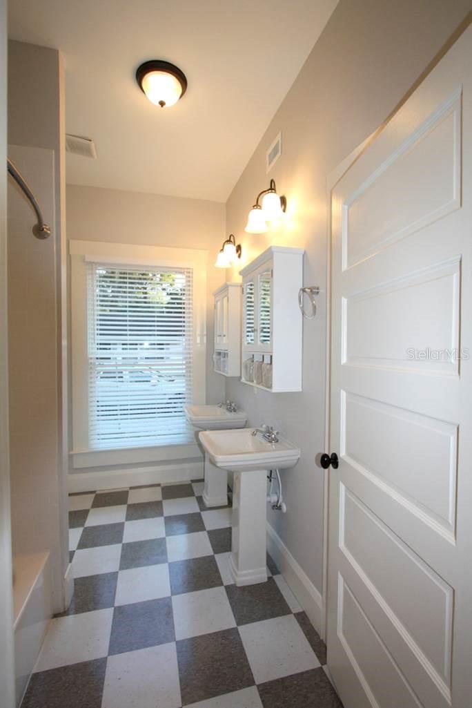 Image 10 of 25 For 2402 Morgan Street