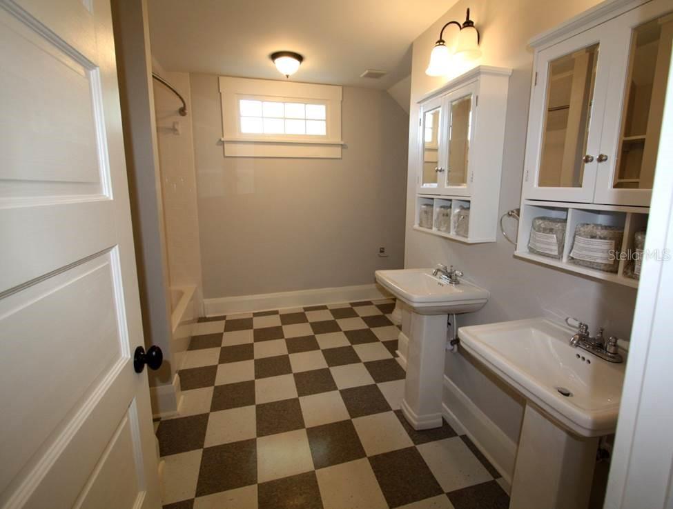 Image 8 of 25 For 2402 Morgan Street