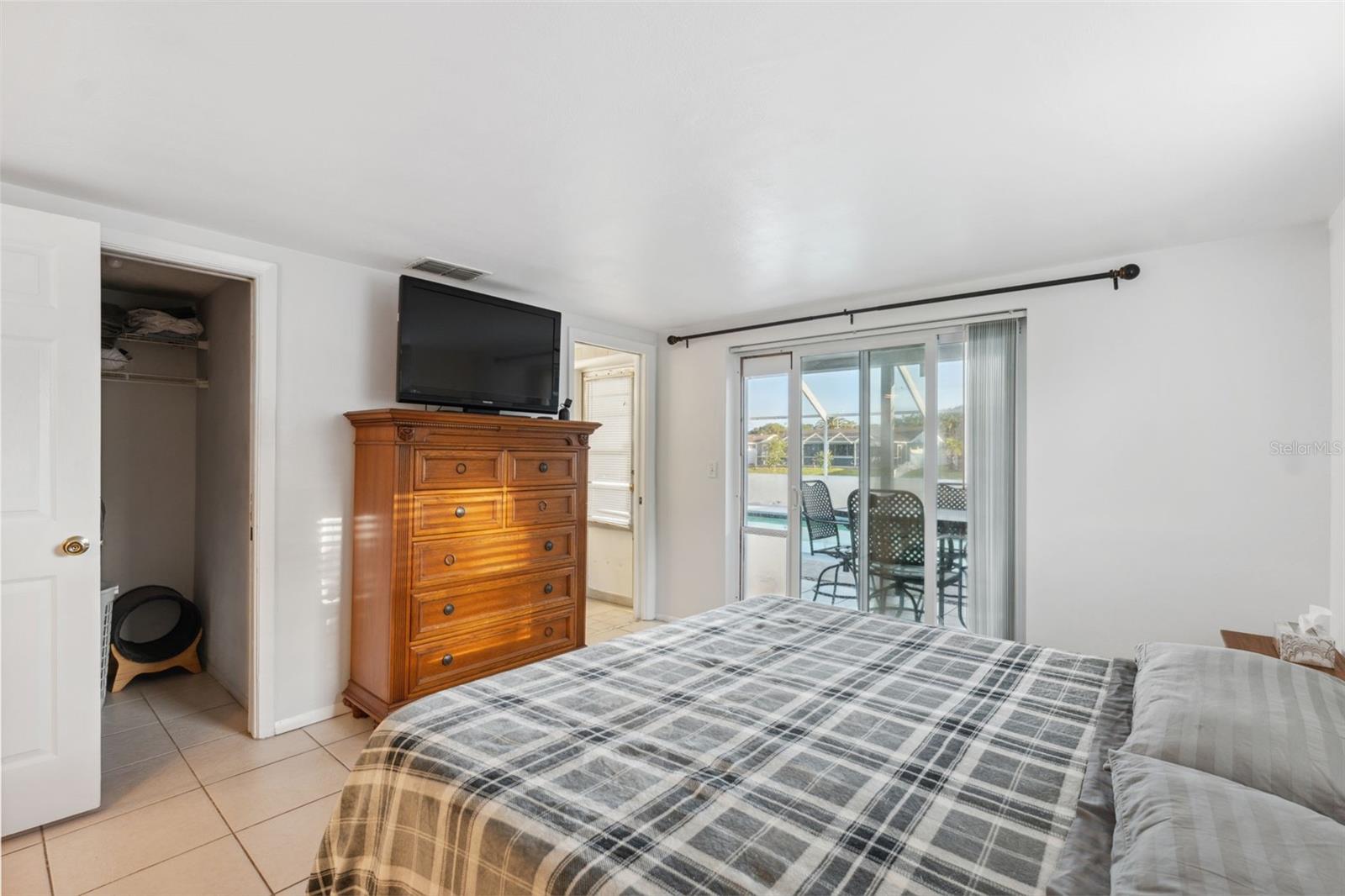 Image 20 of 55 For 7325 Calder Drive