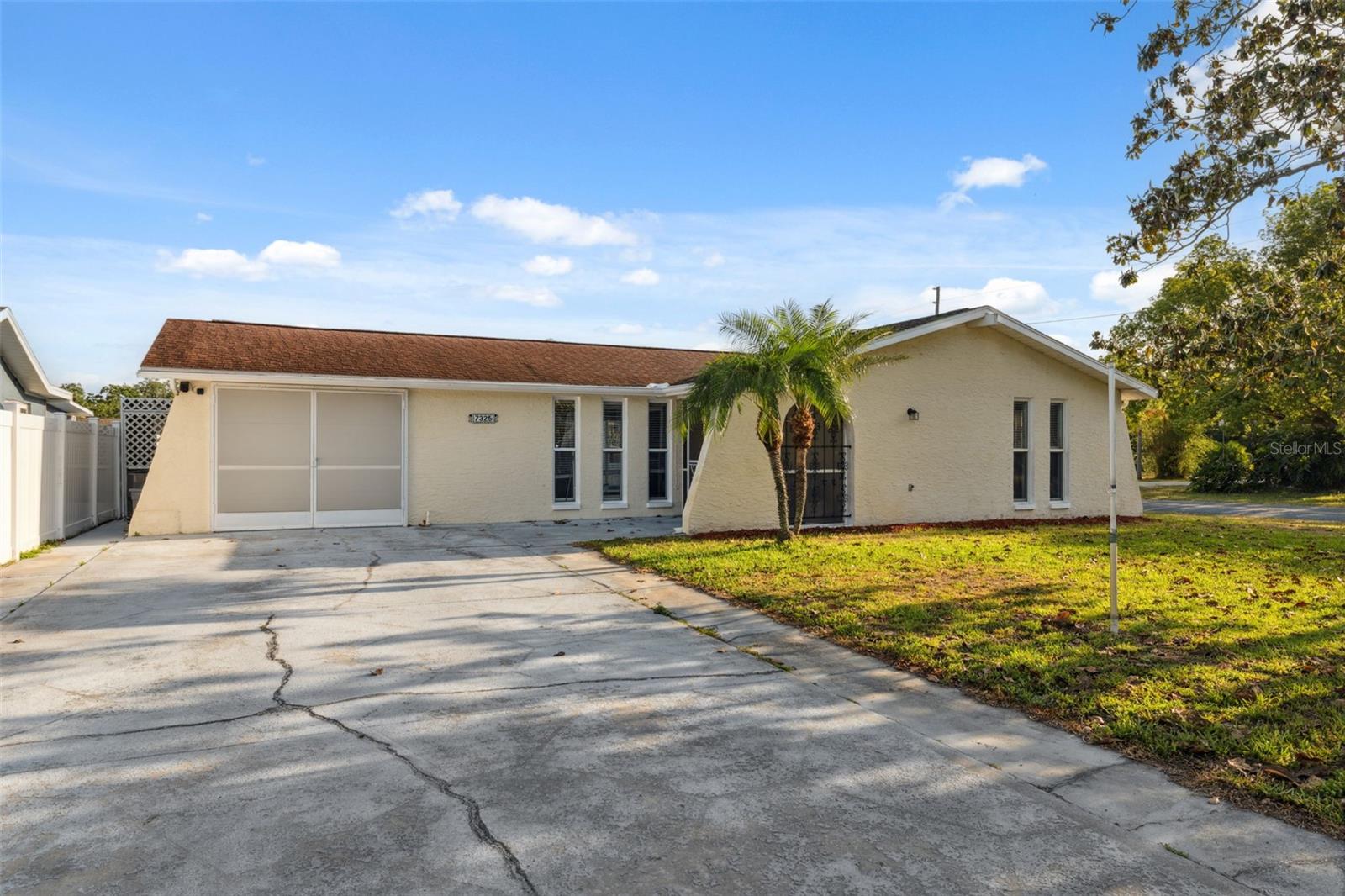 Image 6 of 55 For 7325 Calder Drive