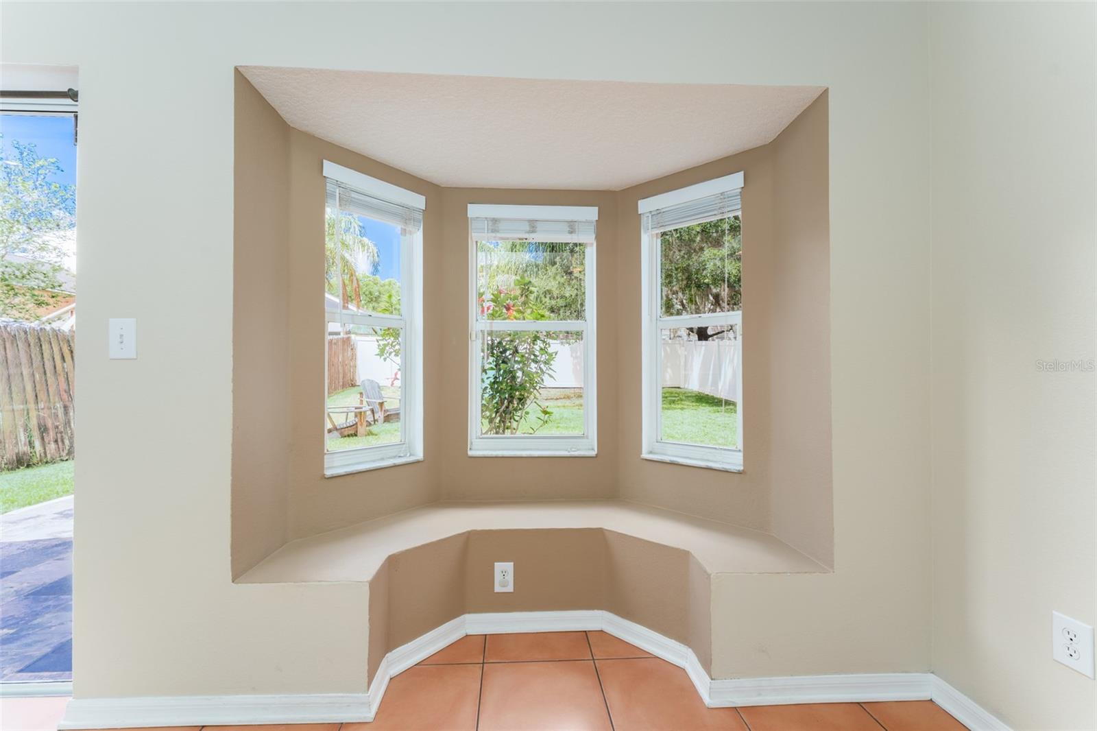 Image 7 of 34 For 5607 Tanagergrove Way