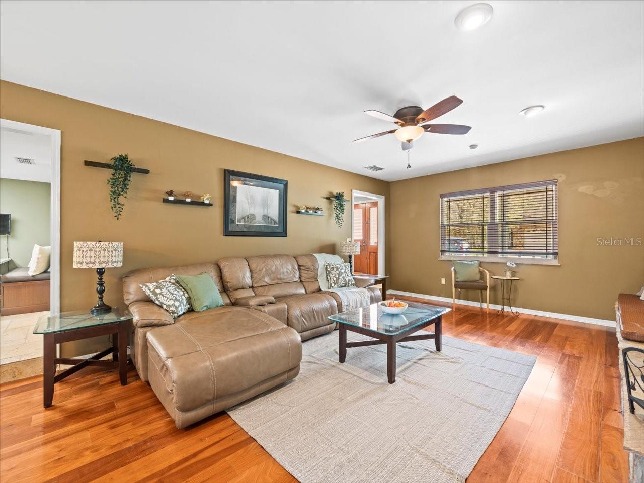 Listing photo id 8 for 10206 Hyaleah Road