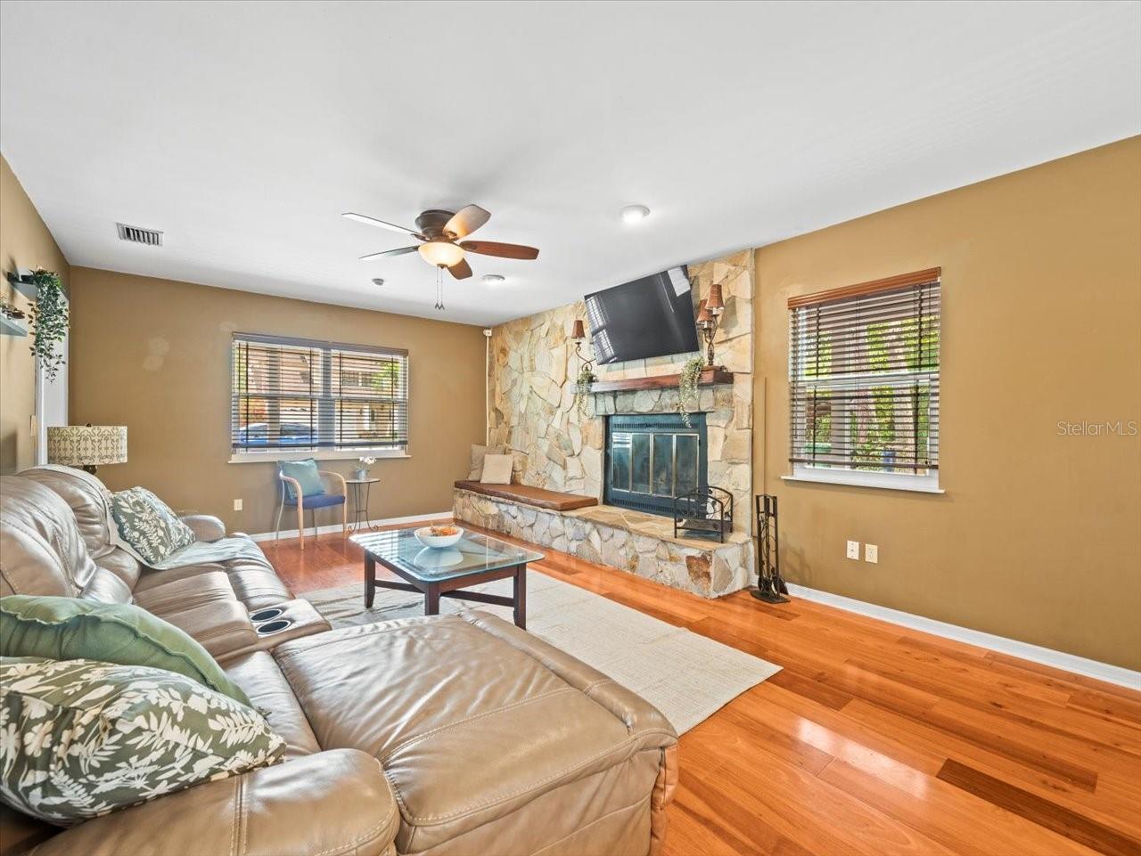 Listing photo id 9 for 10206 Hyaleah Road
