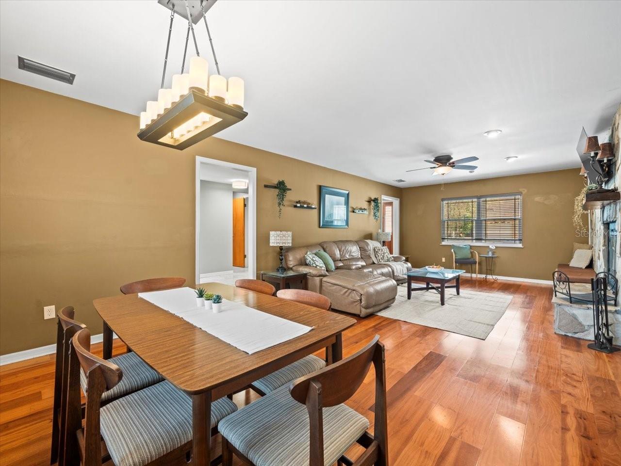 Listing photo id 13 for 10206 Hyaleah Road