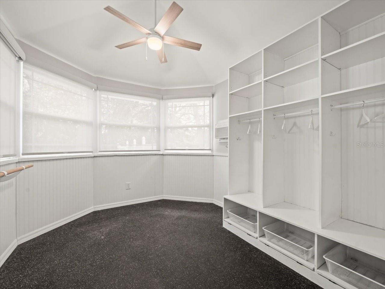 Listing photo id 22 for 10206 Hyaleah Road